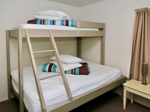 3 bedrooms, WiFi, bed sheets