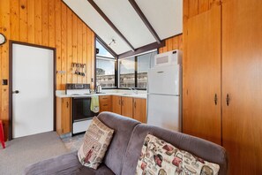 Interior - Downtown Mountview - Mt Maunganui Holiday Home (Mt Maunganui)