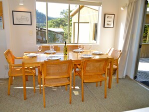Dining - Tiromotu - Hahei Holiday Home (Hahei)