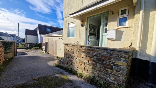 2 Steepfield, spacious apartment, Bantham S. Devon