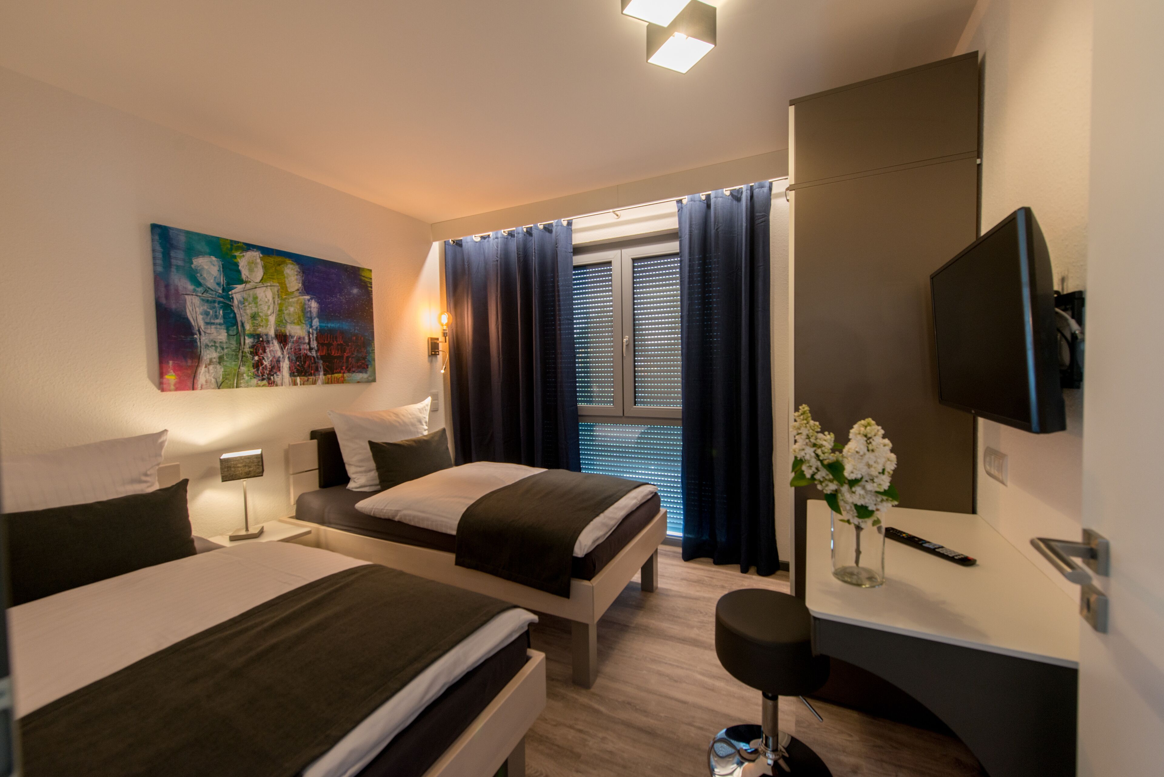 5 bedrooms, desk, free WiFi, bed sheets