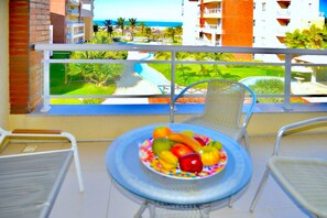 Familieleilighet | Utsikt mot strand/hav