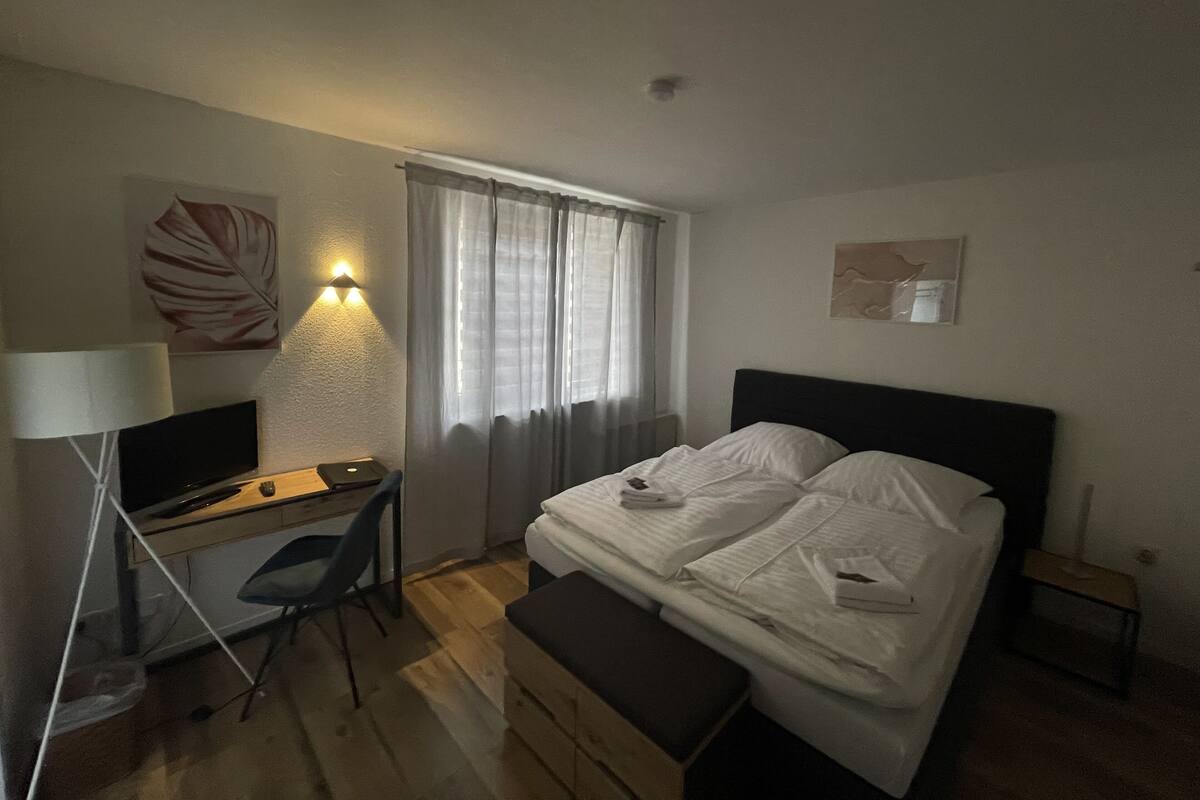 Double Room | Minibar, WiFi (free), bed sheets