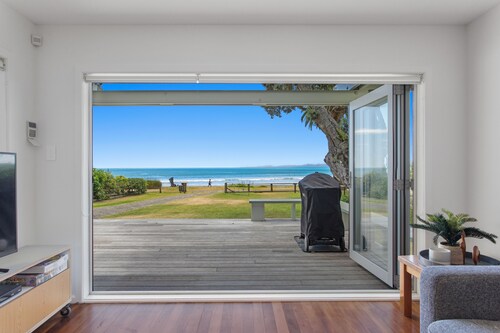 Kohi Point - Ohope Beachfront Holiday Home