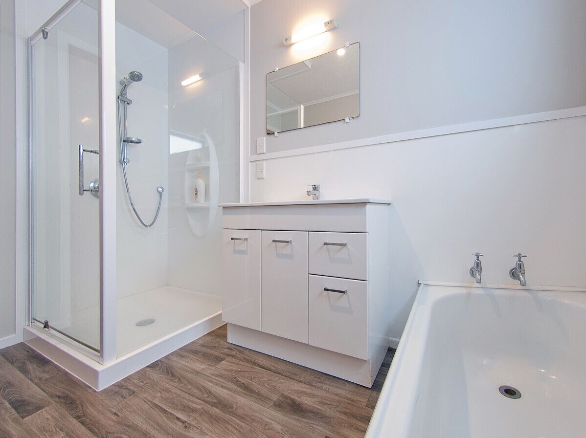Bathtub, hair dryer