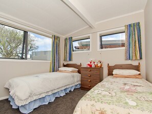 3 bedrooms, iron/ironing board, WiFi