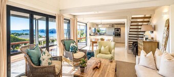 Headland Views Oneroa -Oneroa Coastal Home