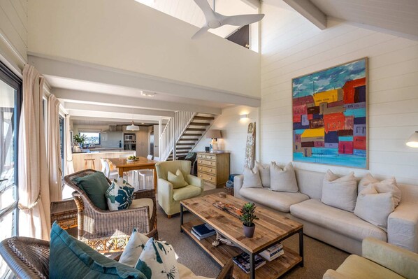 TV, offices - Headland Views Oneroa - Oneroa Coastal Home with Sea Views (Oneroa)