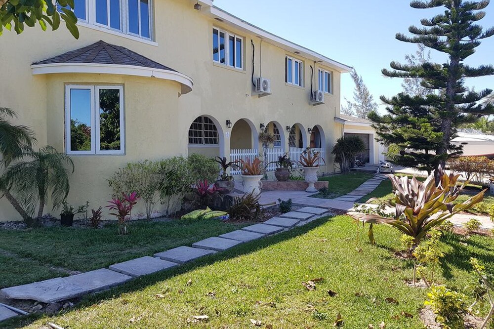 Golden Palms B & B