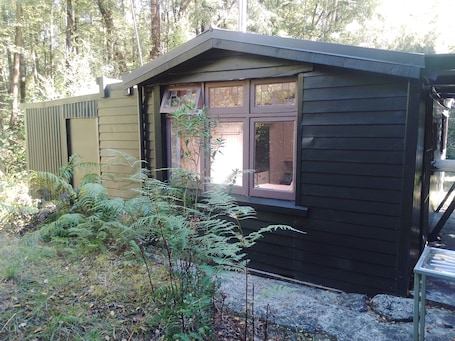 Exterior. Quiet, secluded, iconic bush bach