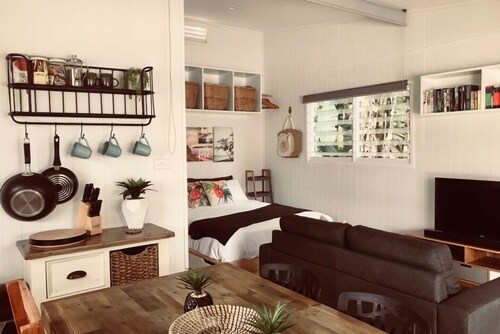 MK Studio Rarotonga - Modern Island Bach