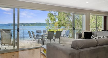 Onepoto Bay Lodge - Lake Rotoiti Ferienhaus