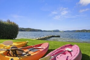Beach nearby - Onepoto Bay Lakehouse - Lake Rotoiti Holiday Home (Lake Rotoiti)