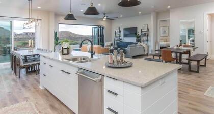 15 Bedroom Super Luxury Home w/ Private Pool!