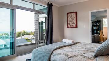 5 quartos, ferros/tábuas de passar roupa, Wi-Fi, roupa de cama