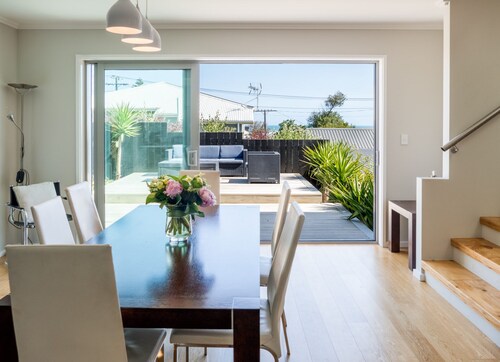 Magic on Molesworth in New Plymouth