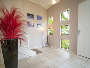 Interior - At Cathedral Cove - Hahei Holiday Home (Hahei)