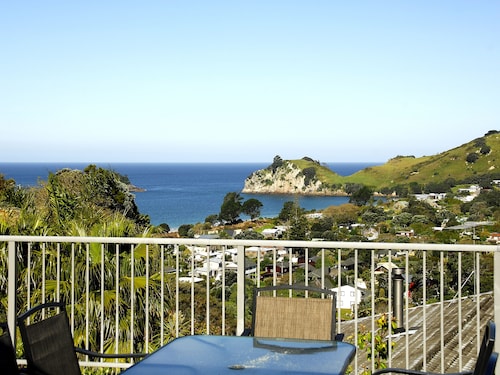 At Cathedral Cove - Hahei Holiday Home