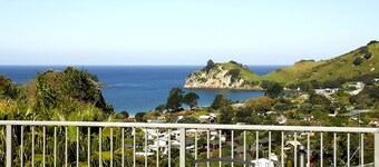 At Cathedral Cove - Hahei Holiday Home