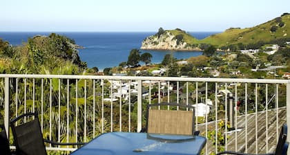 At Cathedral Cove - Hahei Holiday Home