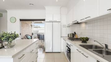 Family House, 3 Bedrooms | Private kitchen