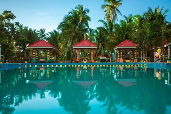 2 outdoor pools, open 8:00 AM to 9:00 PM, lifeguards on site