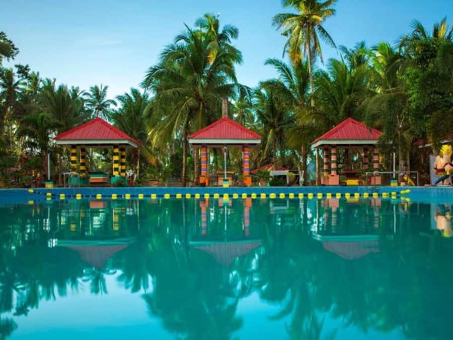 2 outdoor pools, open 8:00 AM to 9:00 PM, lifeguards on site