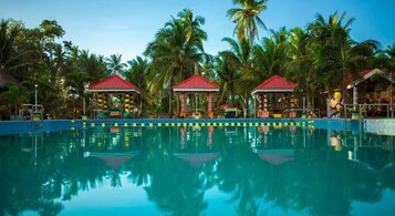 2 outdoor pools, open 8:00 AM to 9:00 PM, lifeguards on site