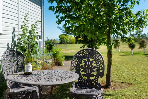 Self Contained roomy  Wai iti Cottage.Havelock Nth