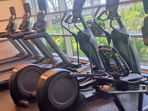 Fitness facility - NICE! Great Reviews! Tampa Bay Beach condo with FULL kitchen, Veteran owned (Ruskin)