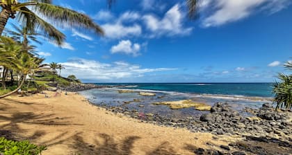 NOUVEAU! Condo w / Lanai-au début de la route de Hana!