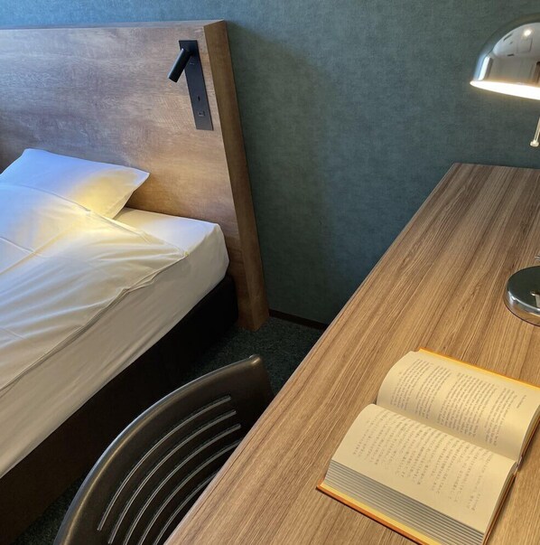 Single Room Non Smoking | Premium bedding, soundproofing, free WiFi, bed sheets - Hotel The Textile (Gifu)