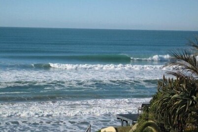 Wainui Absolute Beachfront Studio Unit