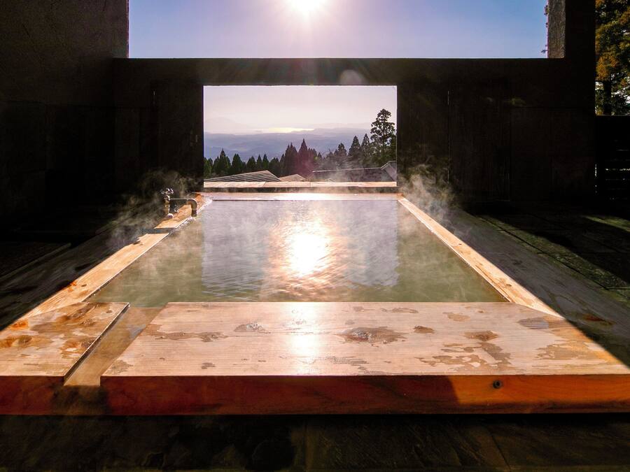 Deluxe-Villa (with Private Open-air Bath, Grandevue) | Badezimmer | Badewanne und Dusche (separat), kostenlose Toilettenartikel