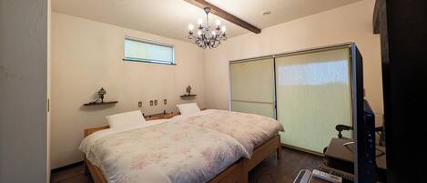 Villa Deluxe (with Private Open-air Bath, Grandevue) | Artículos del minibar gratis y caja de seguridad en la habitación