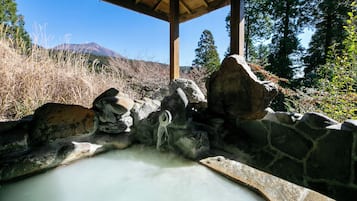 Deluxe Villa (with Private Open-air Bath, Tierra) | Bathroom | Separate tub and shower, free toiletries, hair dryer, bathrobes