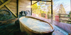 Premium Suite Villa | Bathroom | Separate tub and shower, free toiletries, hair dryer, bathrobes