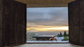 Villa Deluxe (with Private Open-air Bath, Paradis) | Vista a la montaña