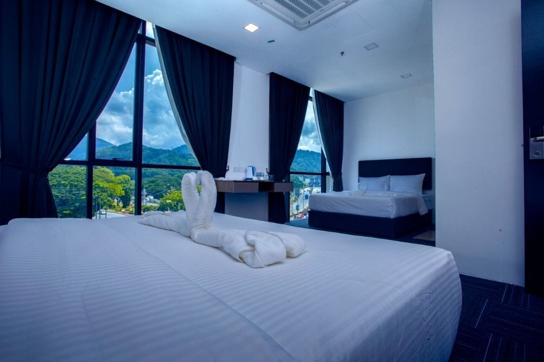 Family Executive Room | Individually furnished, laptop workspace, blackout drapes, soundproofing