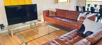 Waiheke Island Oneroa Great location close to wedding venues & village Sleeps 10