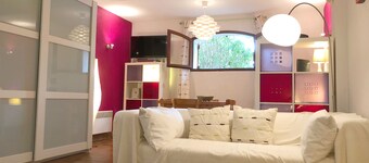 Studio 37m - The beach 6 minutes walk - private parking - comfortable. Calm.