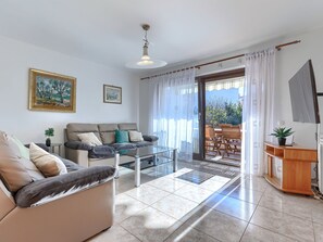 TV, peis og DVD-spiller