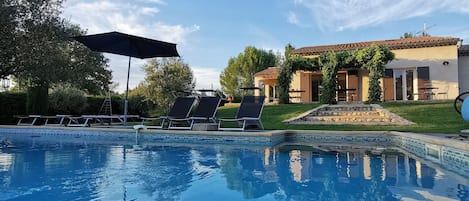 Piscine extérieure, piscine chauffée