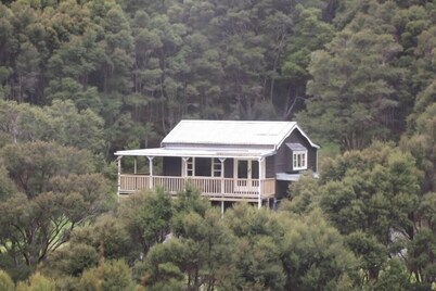 Peaceful and cosy off-grid nature hideaway, South Wairarapa