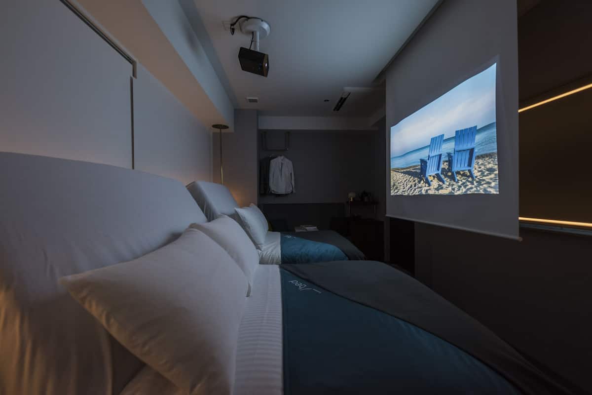 slash twin room | 1 bedroom, individually decorated, soundproofing, iron/ironing board