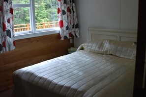 2 bedrooms, iron/ironing board, free WiFi