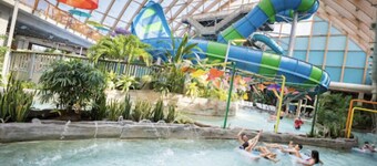 Cottage style Bungalow/shared pool 8 min to bethel woods /10min to world Casino