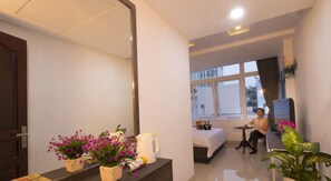 Standard Double Room | Living area | Flat-screen TV - Full House Central Park (Ho Chi Minh City)