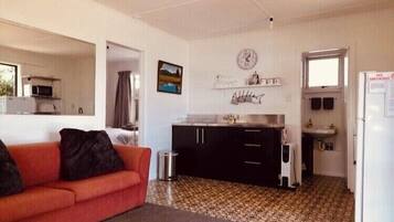 Fernseher, DVD-Player, Stereoanlage