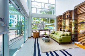 Lobby sitting area - Amari Seaview Huahin Condominium (Hua Hin)